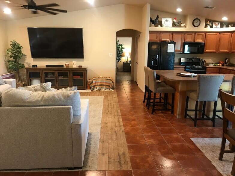 Building Photo - 11708 E Omega Ln