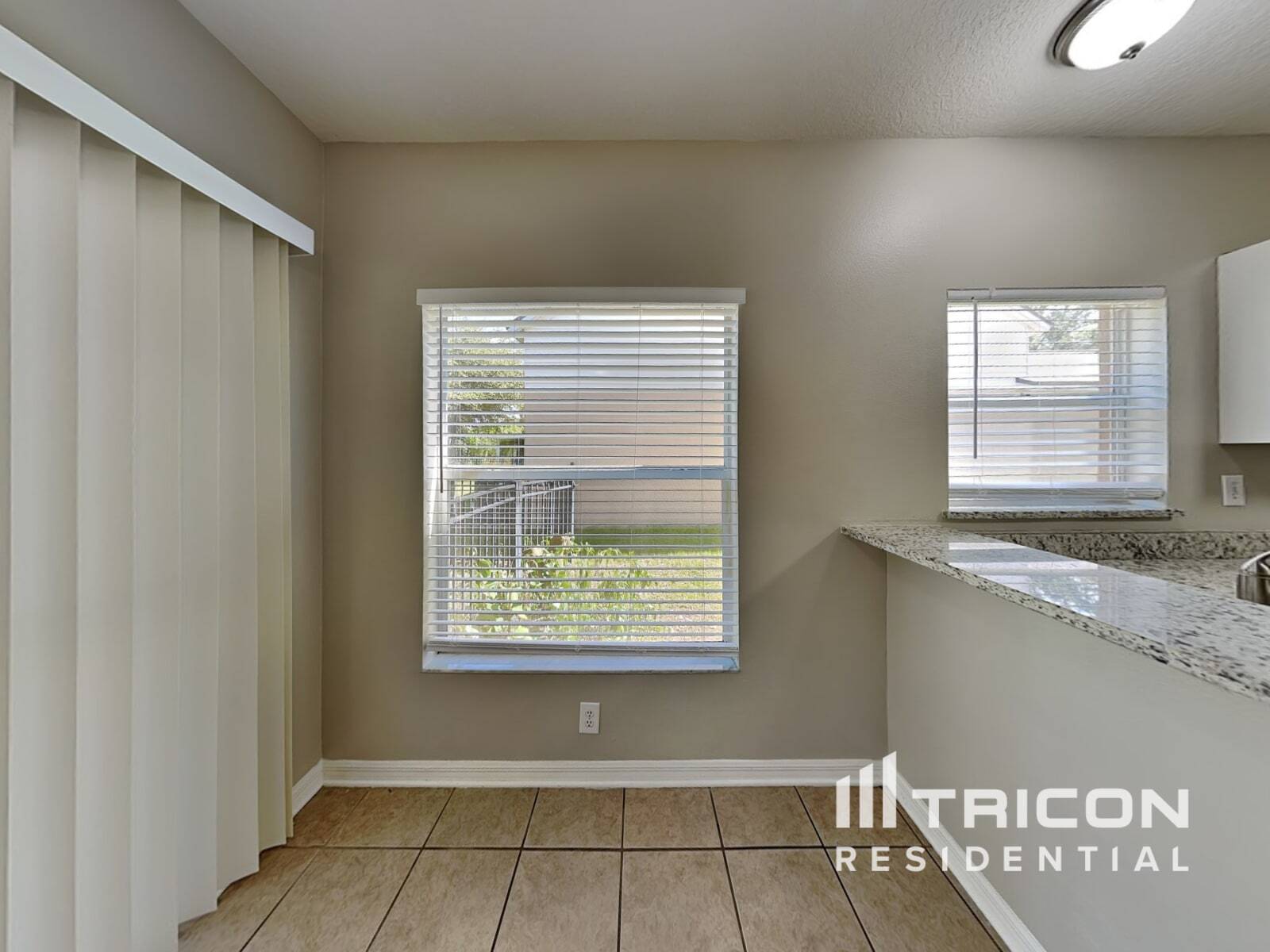 Building Photo - 6137 Skylarkcrest Dr