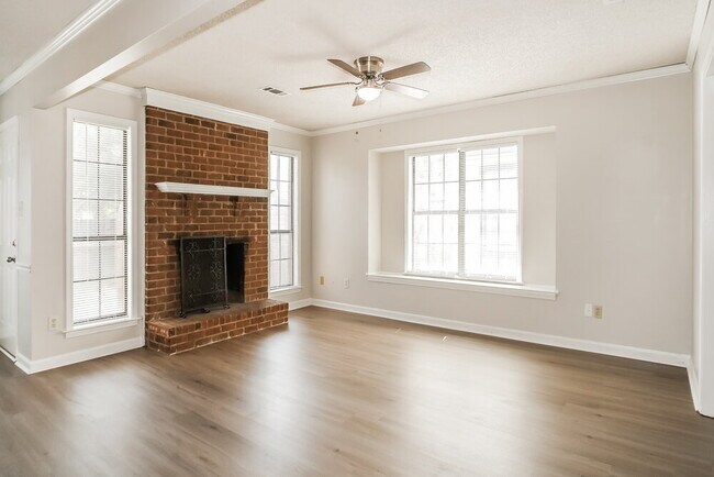 Building Photo - 7782 Hickory Meadow Rd