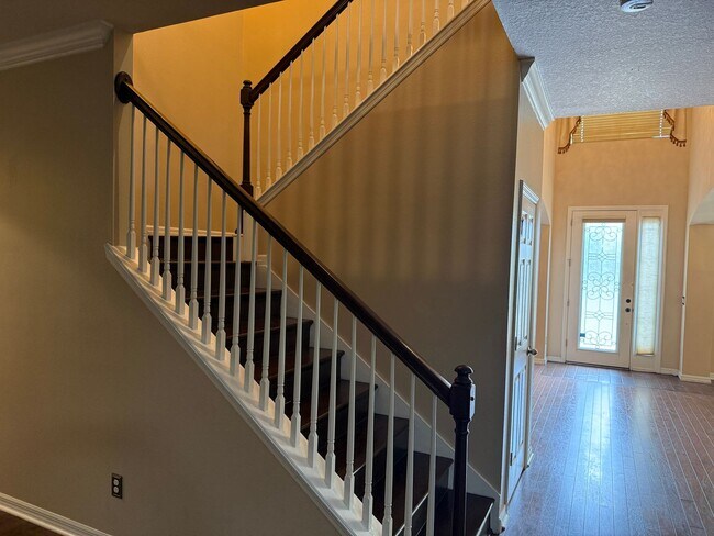 Building Photo - Gorgeous 5 bedrooms, 4 bath, 3 car garage single family home in Clermont
