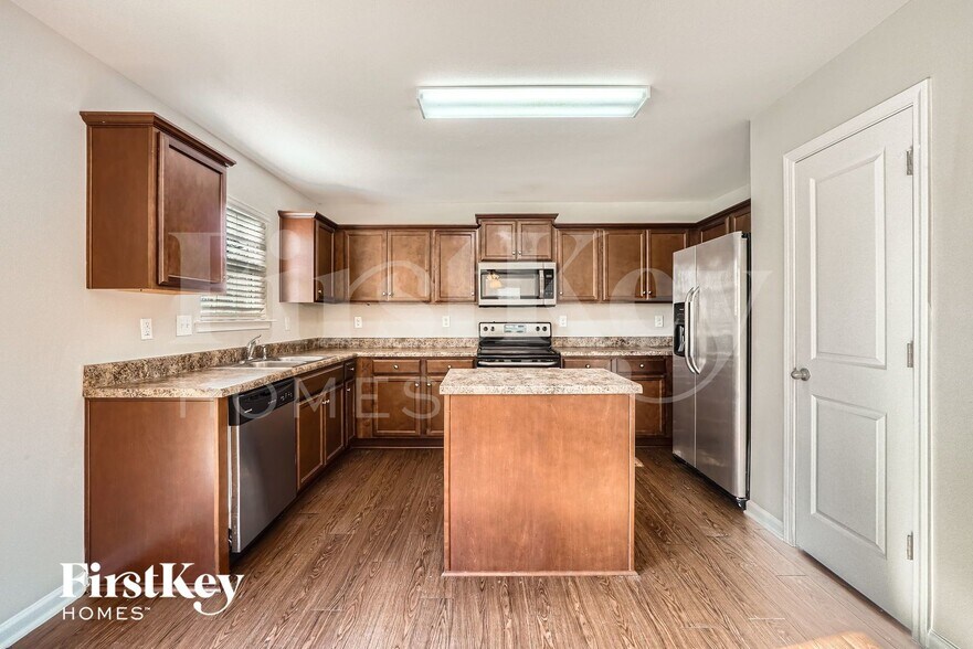 Building Photo - 2508 Walnut Forest Dr