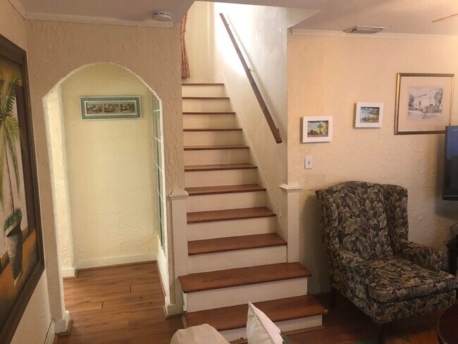 Building Photo - 425 El Vedado