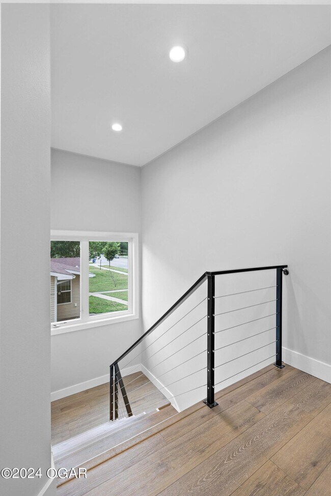 Building Photo - 2836 E 15th St