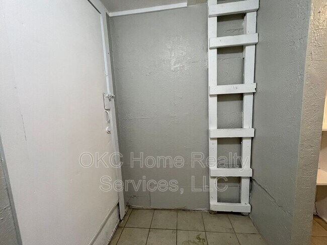 Building Photo - 1304 NW 99th St