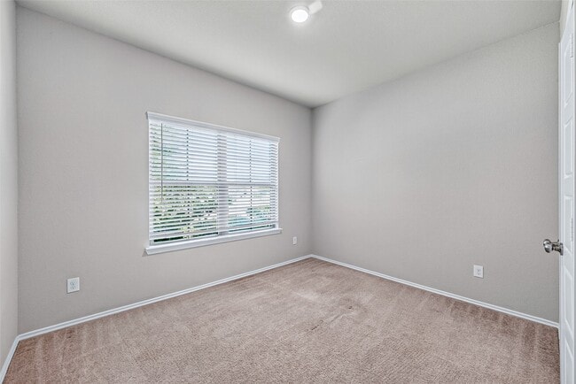 Building Photo - 21522 Autumn Summit St