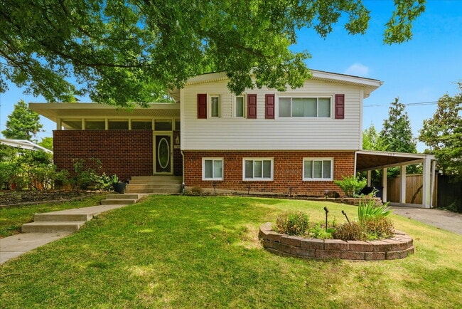 Building Photo - Charming Split-Level Home in the Heart of Alexandria