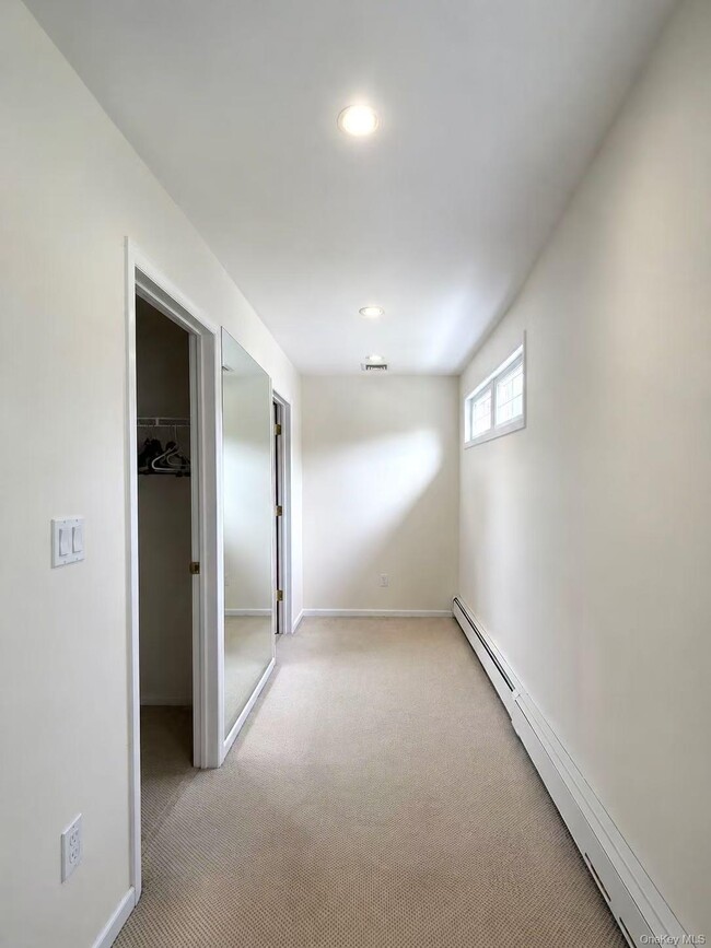 Building Photo - 21 Redwood Ct