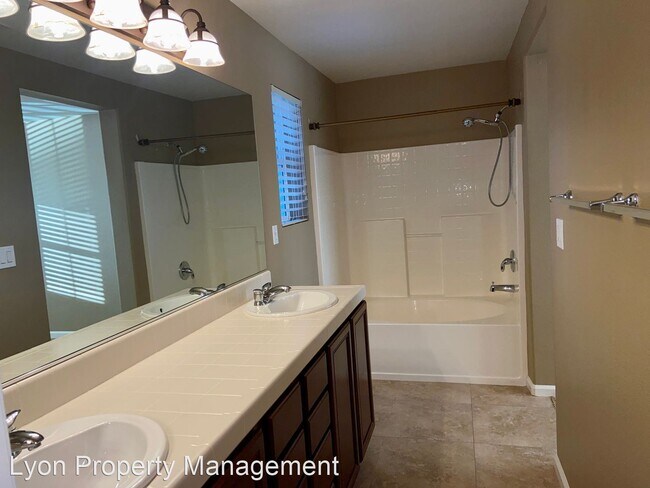 Building Photo - 2 br, 2.5 bath House - 2504 Esplanade Circle