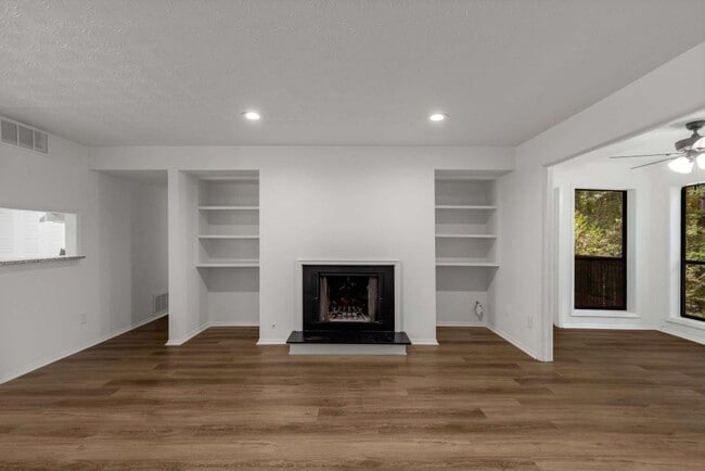 Building Photo - 1017 Dunbar Dr