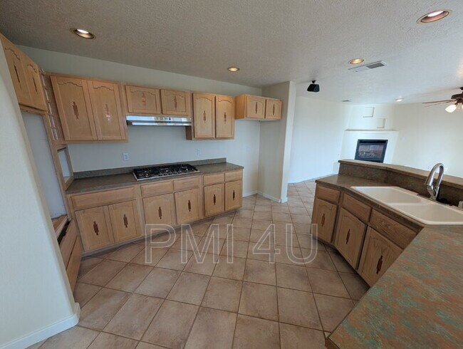 Building Photo - 511 Eugene Ct SE