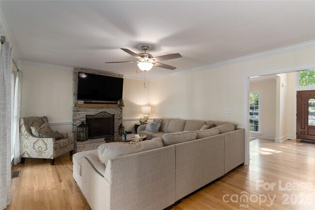 Building Photo - 16647 Greenfarm Rd