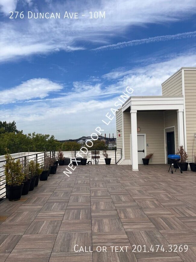 Building Photo - 276 Duncan Ave