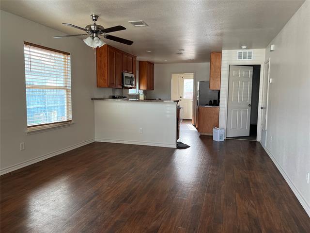 Building Photo - 914 Irma St