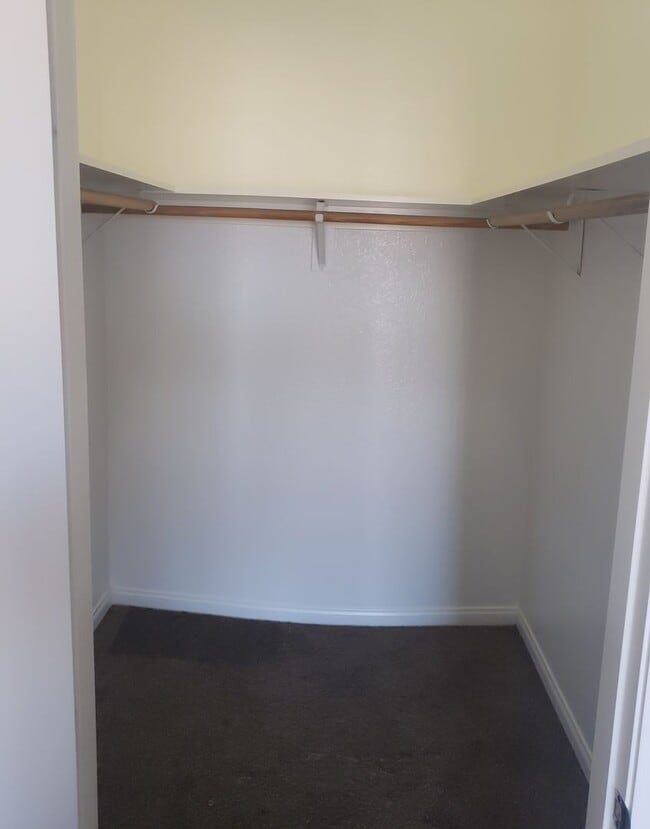 Building Photo - COMING SOON 4 bed 2 bath home in Upper Friendly Hills Area