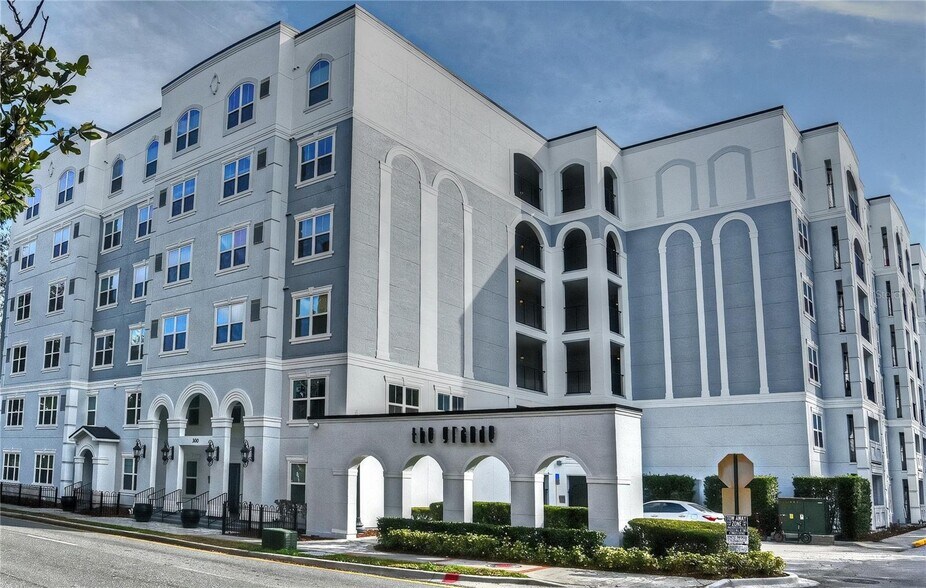 Building Photo - 202 E South St