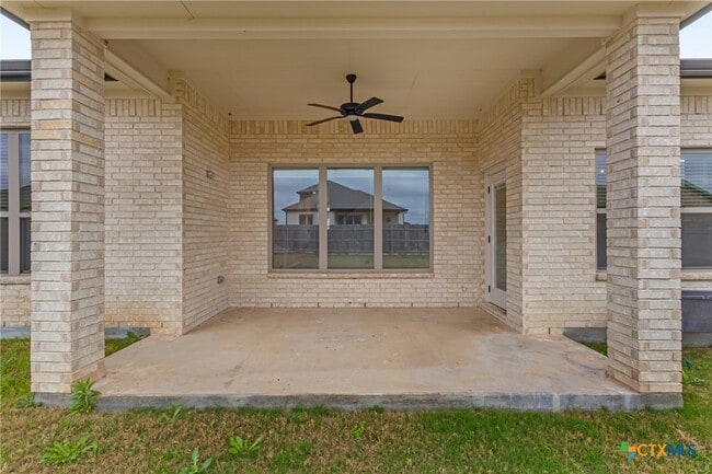Building Photo - 712 Eagle Pass Dr