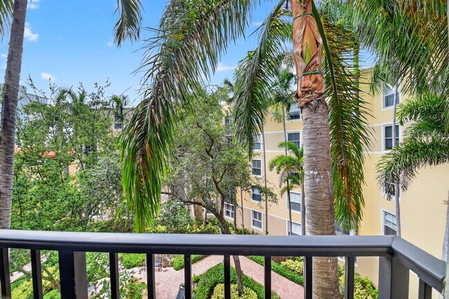 Building Photo - 630 S Sapodilla Ave