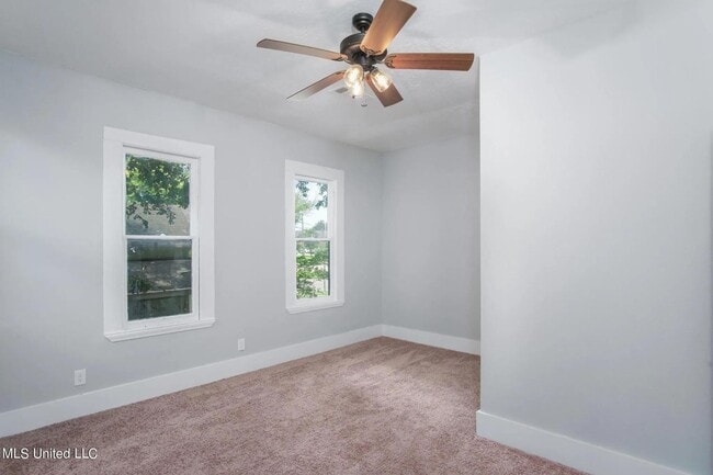 Building Photo - Beautiful 4-Bedroom, 3.5 Bathroom for Rent
