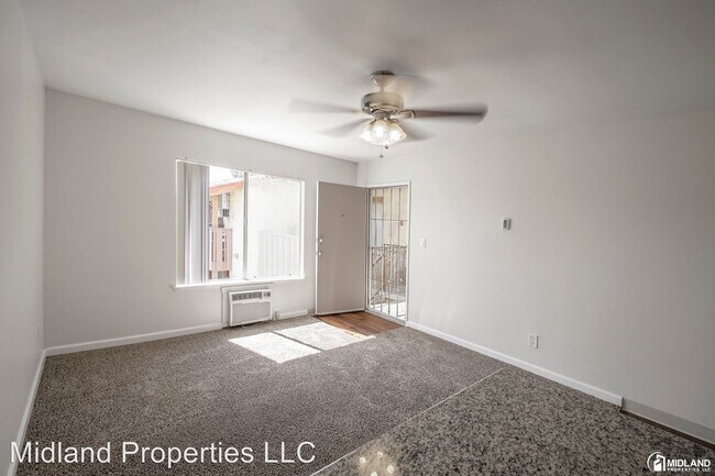 Building Photo - Studio, 1 bath Apartment - 212 Palomar Street