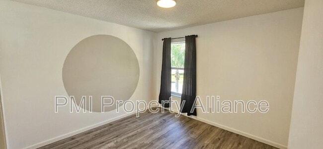 Building Photo - 4902 Monarch Ln