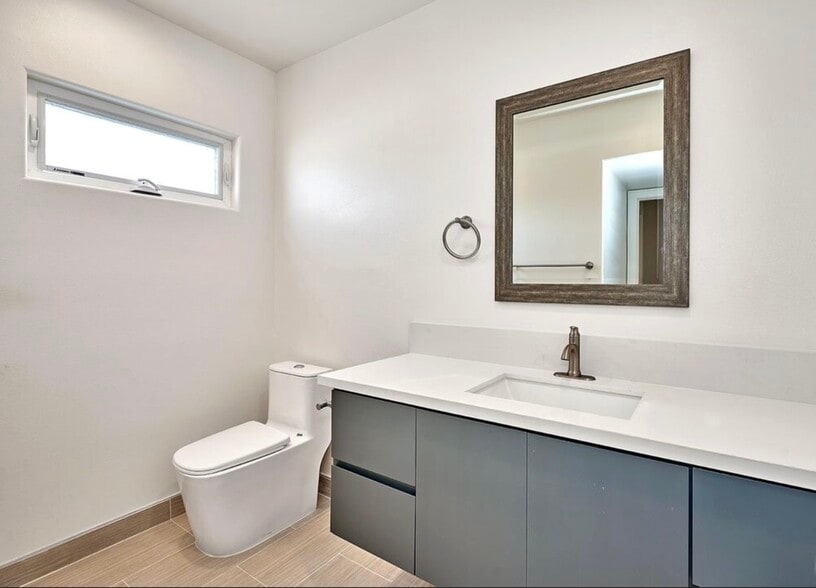 Building Photo - 4507 Lomita St