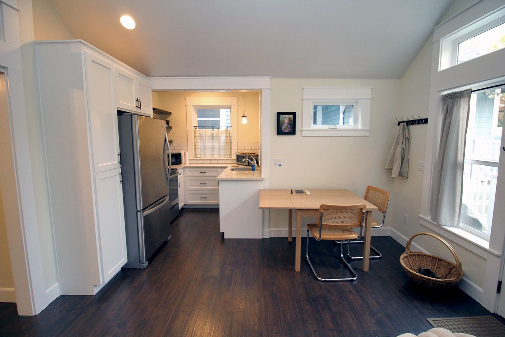 Building Photo - 816 NE Imperial Ave