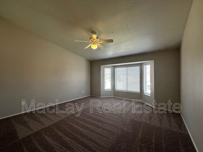 Building Photo - 971 S Meadows Dr