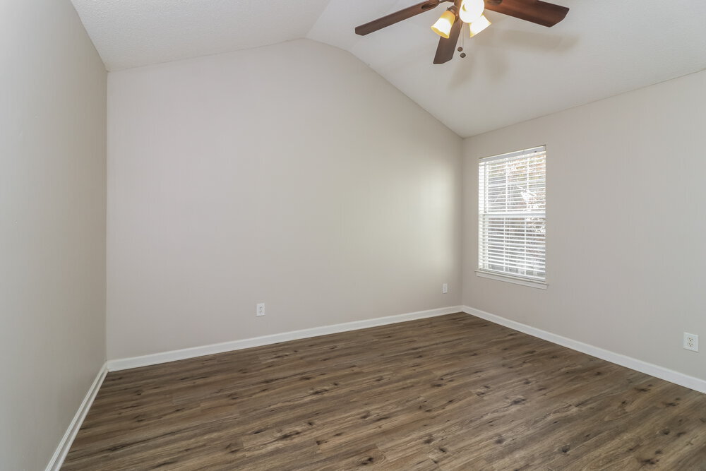 Building Photo - 383 Hidden Creek Ln