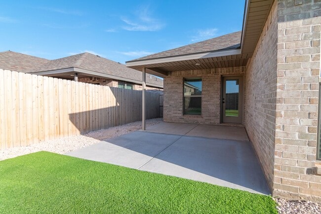 Building Photo - 2021 Escalara St