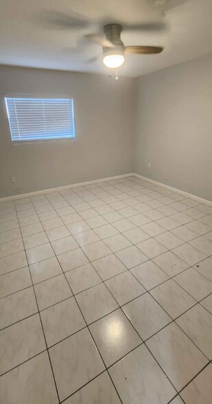 Building Photo - 460 NE 18th Ave