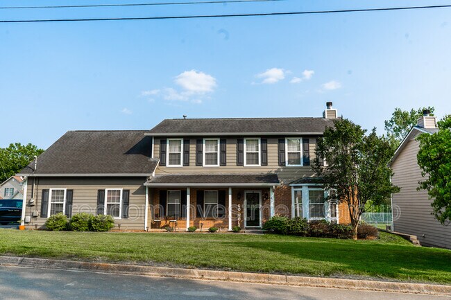 Primary Photo - 1000 Harbour Shore Dr