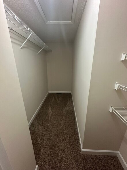 Building Photo - 4210 King Edward Ct