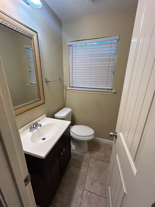 Building Photo - Make yourself at home!