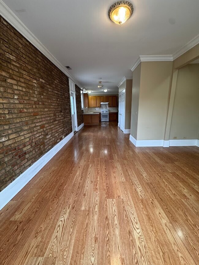 Building Photo - 160 Symphony Way