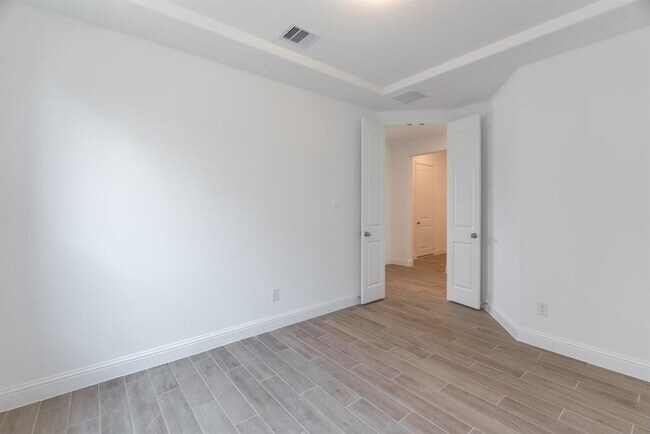 Building Photo - 11219 Tropical Forest Way