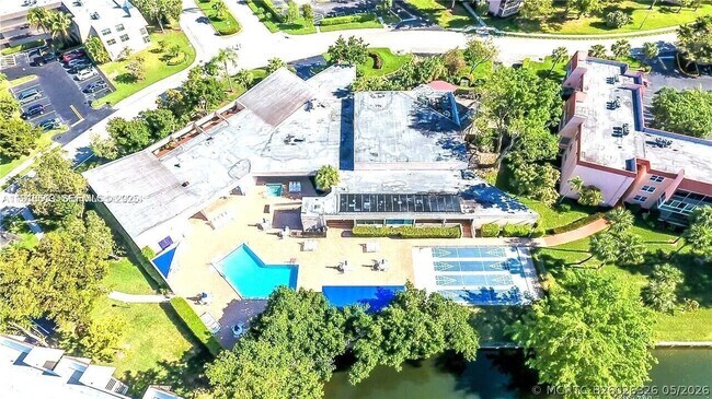 Building Photo - 9200 Lime Bay Blvd