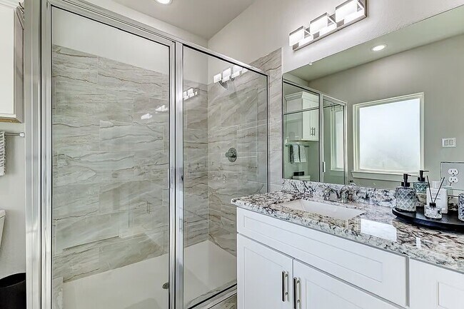 Building Photo - 4677 Bellfort Ave