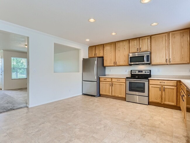 Building Photo - Amazing 2BR, 3BTH w/Garage in First Creek