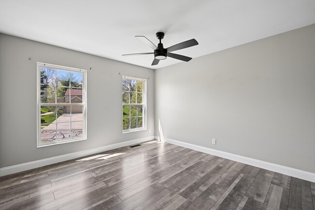 Building Photo - 3947 Buckhill Dr