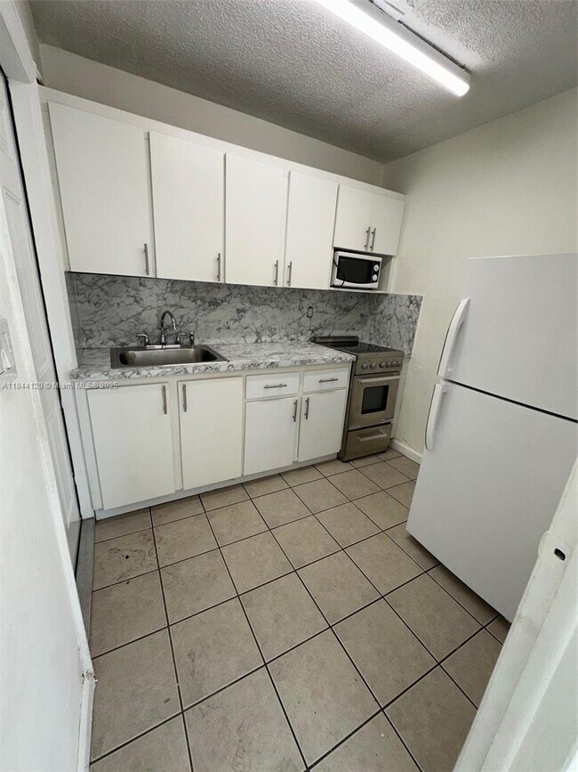 Building Photo - 4351 NW 5th St
