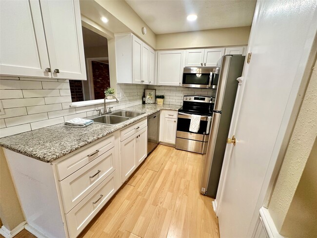 Building Photo - 3758 Laura Leigh Dr