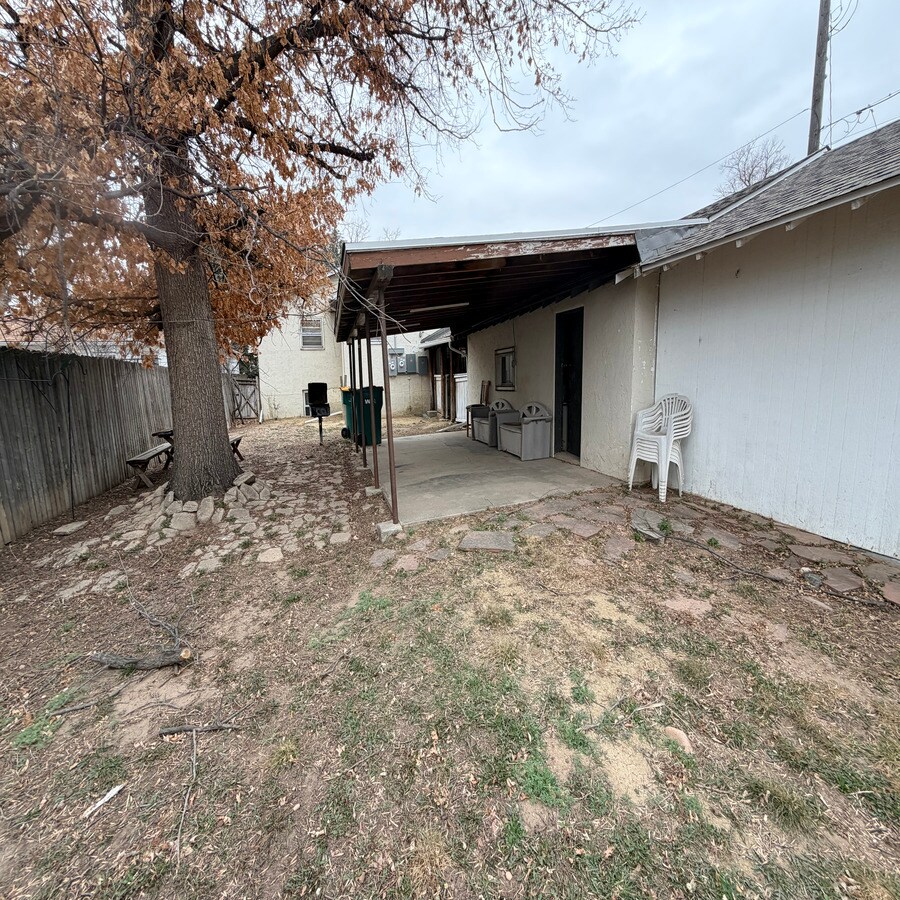 Building Photo - 1525 6th St