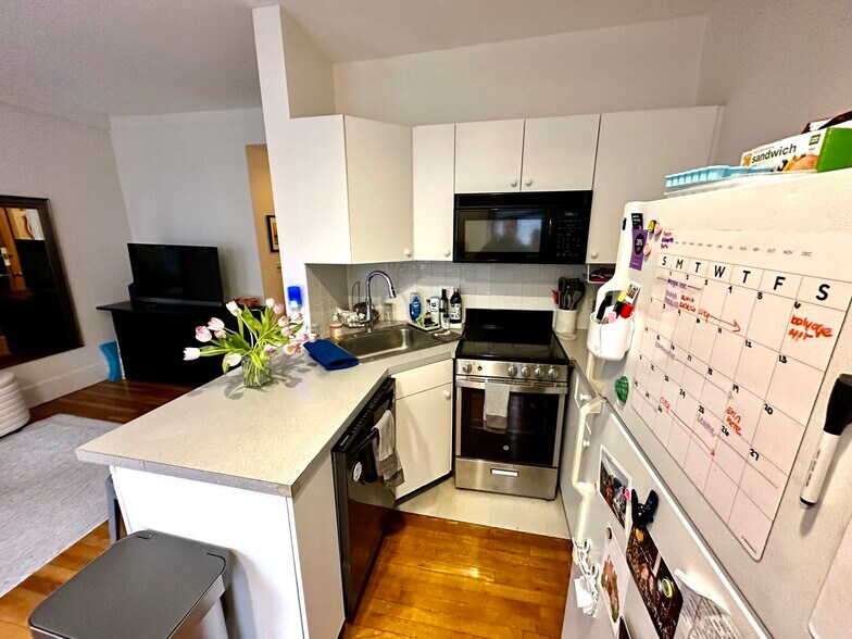 Building Photo - 90A W Cedar St