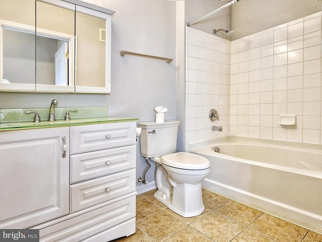 Building Photo - 2665 Prosperity Ave