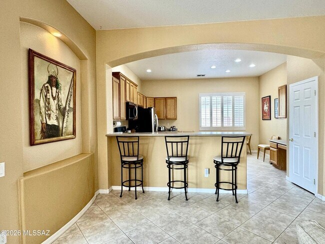Building Photo - 909 W Leatherleaf Dr