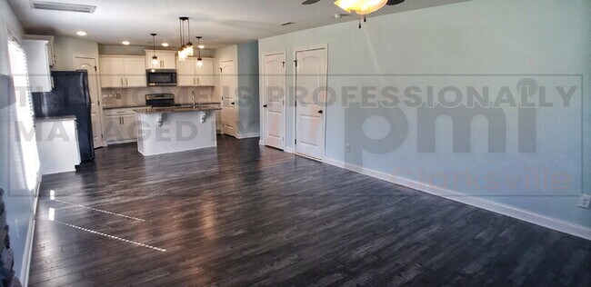Building Photo - 2907 Lancelot Ln