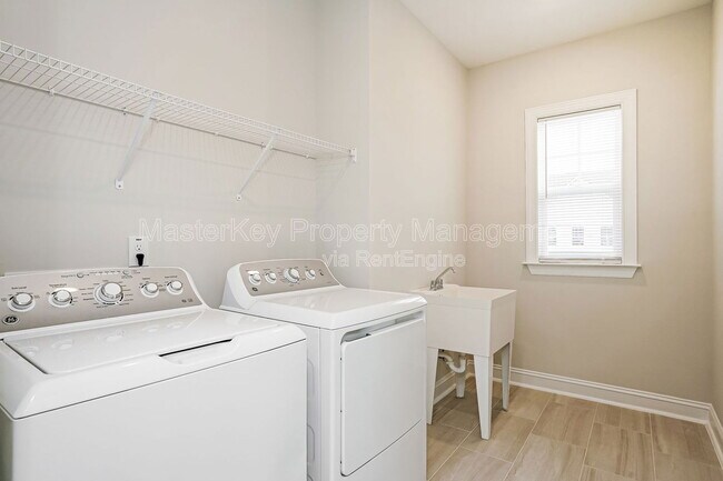 Building Photo - 2968 Ocean Sunrise Dr