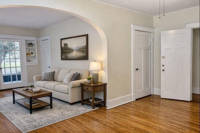 Building Photo - 7726 S Claiborne Ave