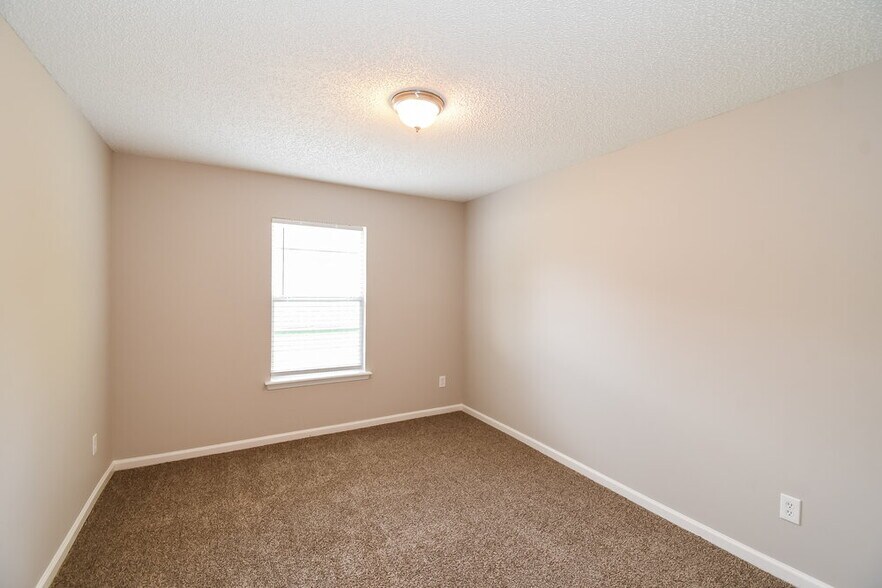 Building Photo - 2904 Cold Creek Blvd