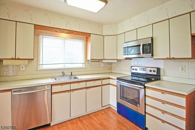 Building Photo - 2A Bristol Ct
